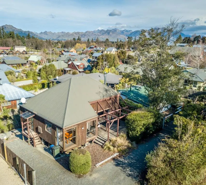 7b Denby Place