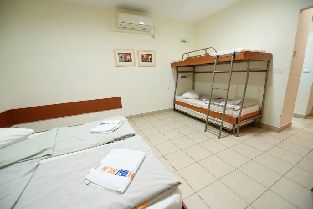 Hi Arad Hostel