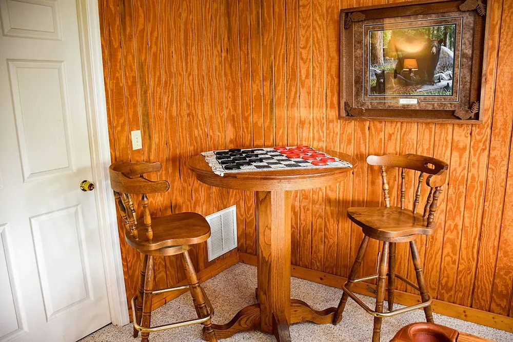 MOUNTAIN SHADOWS - 3 Br Cabin