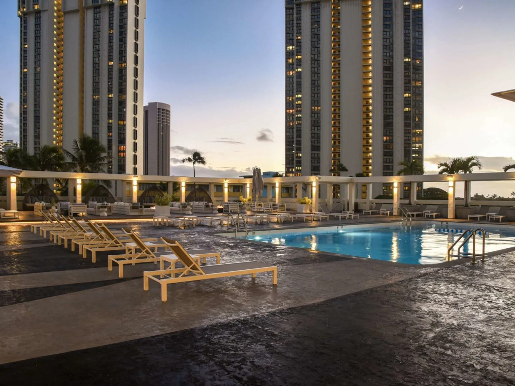 Ala Moana Honolulu by Mantra