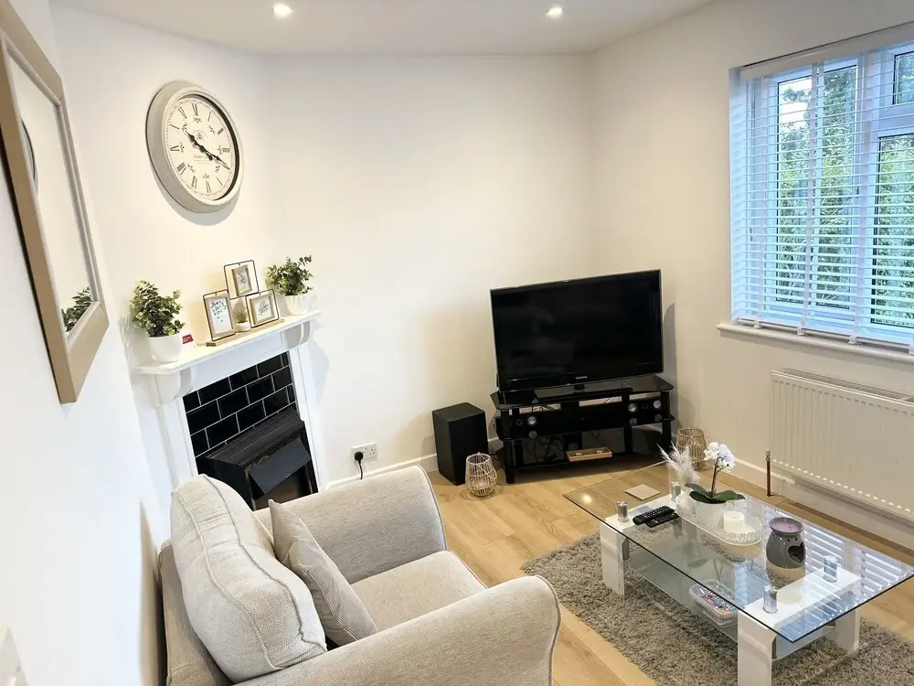 Charming 3-bed Home Minutes From City Centre