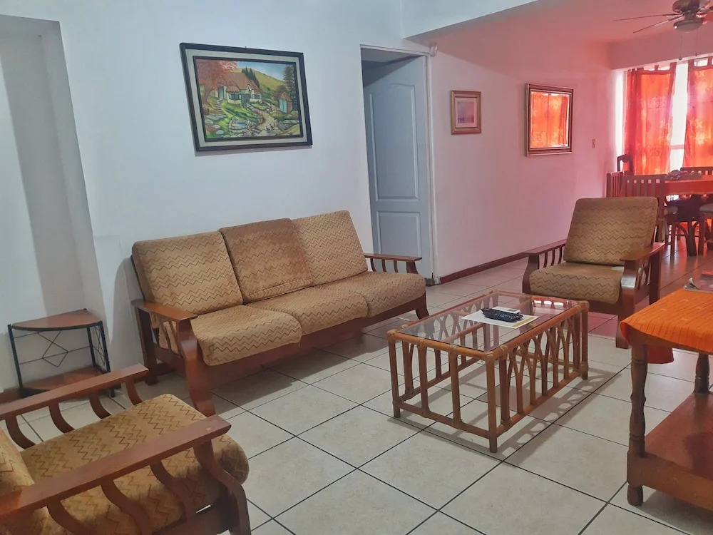 Suites & Apartments San Benito Flats