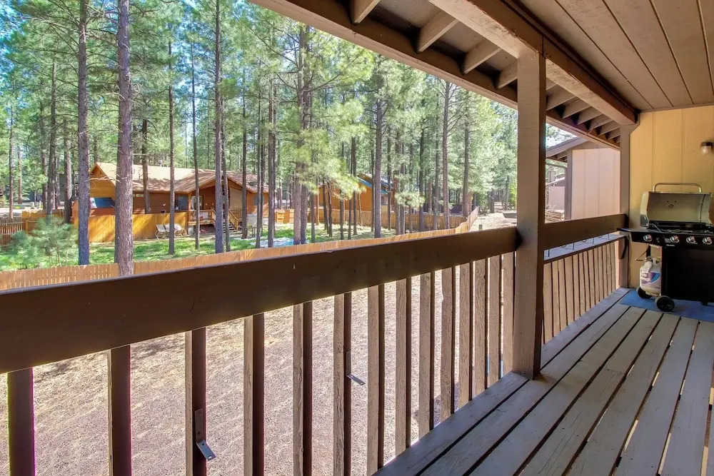 Forest-view Balcony: Pinetop-lakeside Condo