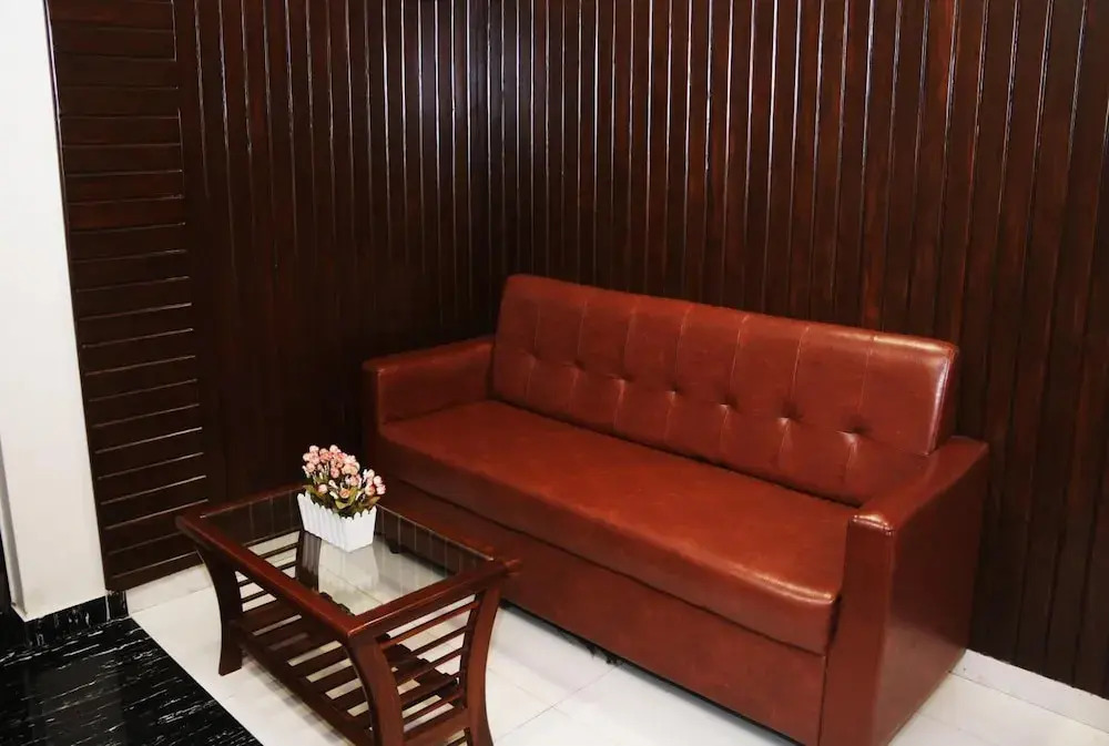Hotel Crystal Luxury Inn- Bandra