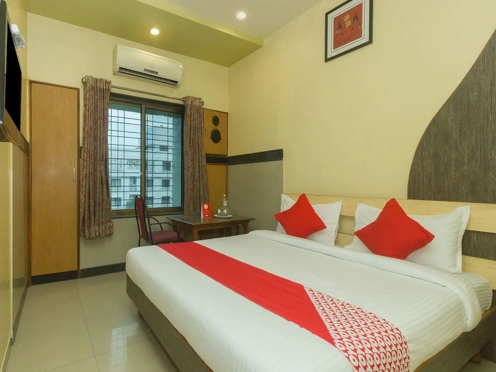 OYO Flagship 18893 Hotel Shweta