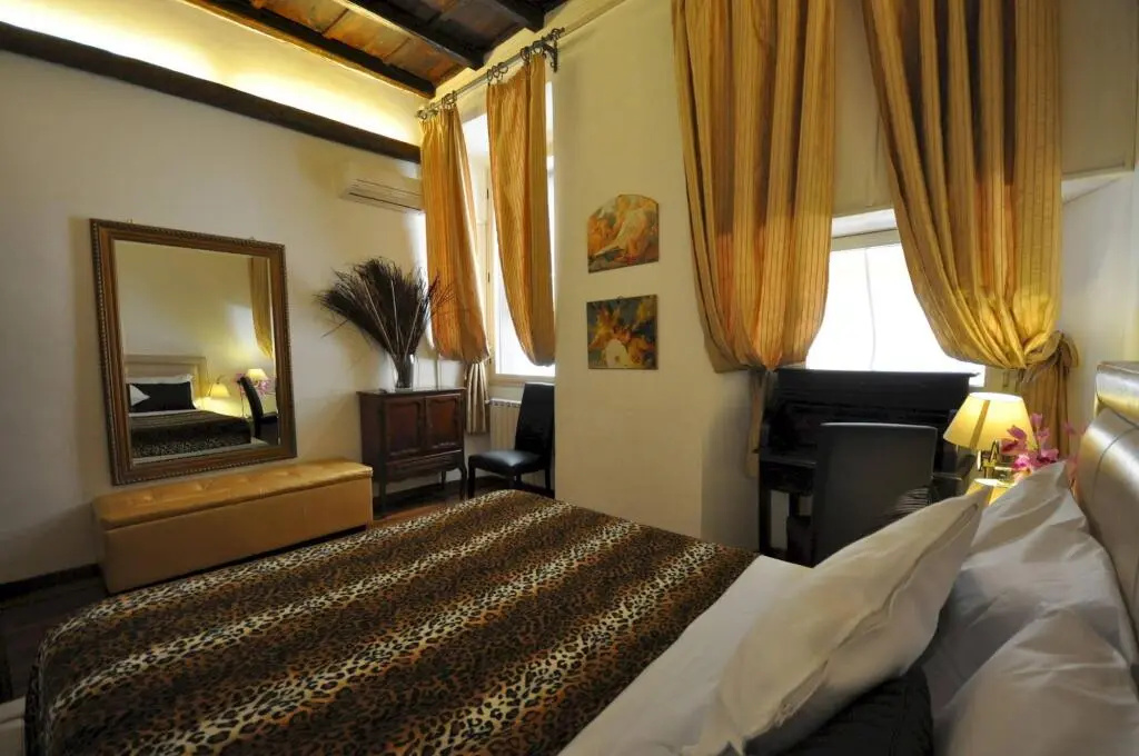 Treasurerome Spanish Steps Family 4BR