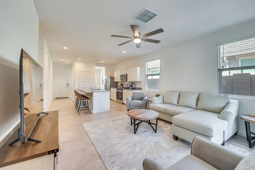 Maricopa Home w/ Putting Green & Covered Patio!