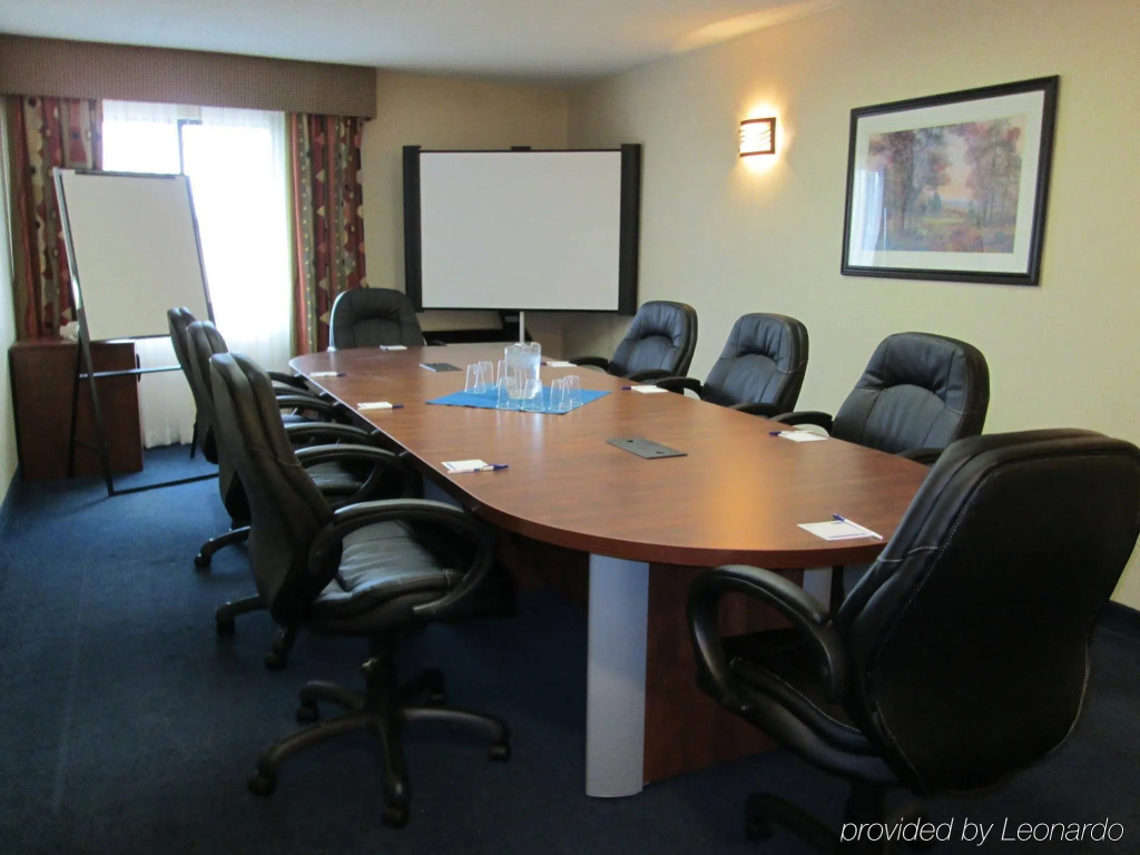 Quality Inn & Suites 5585 Ambler Drive Mississauga Ontario