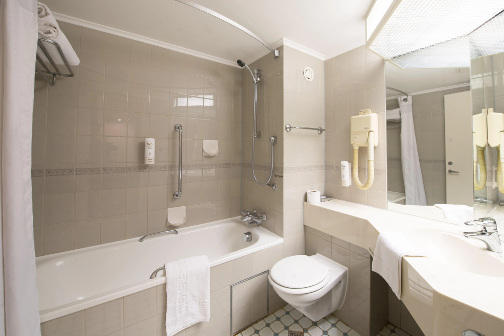 Holiday Inn Northampton by IHG