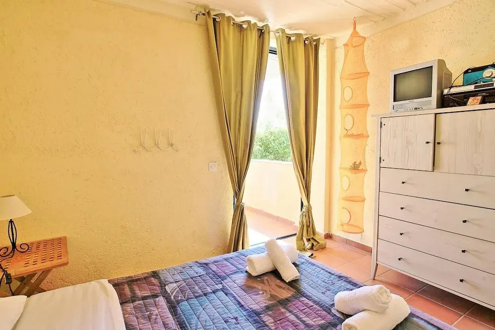 Tinas Apartment in Mparmpati