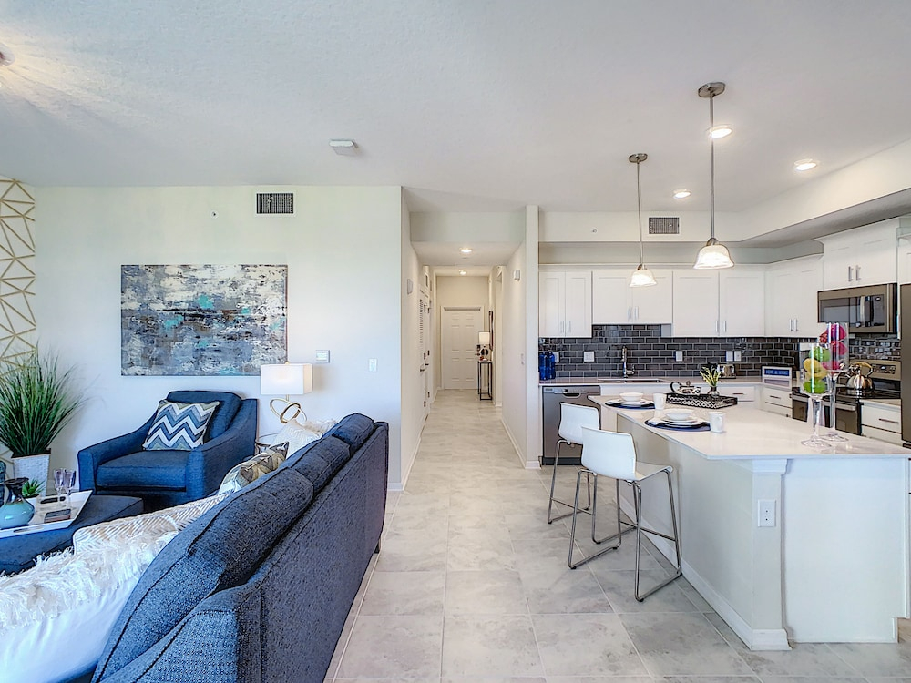Updated Condo, 5 mi to Disney, On-site Water Park!
