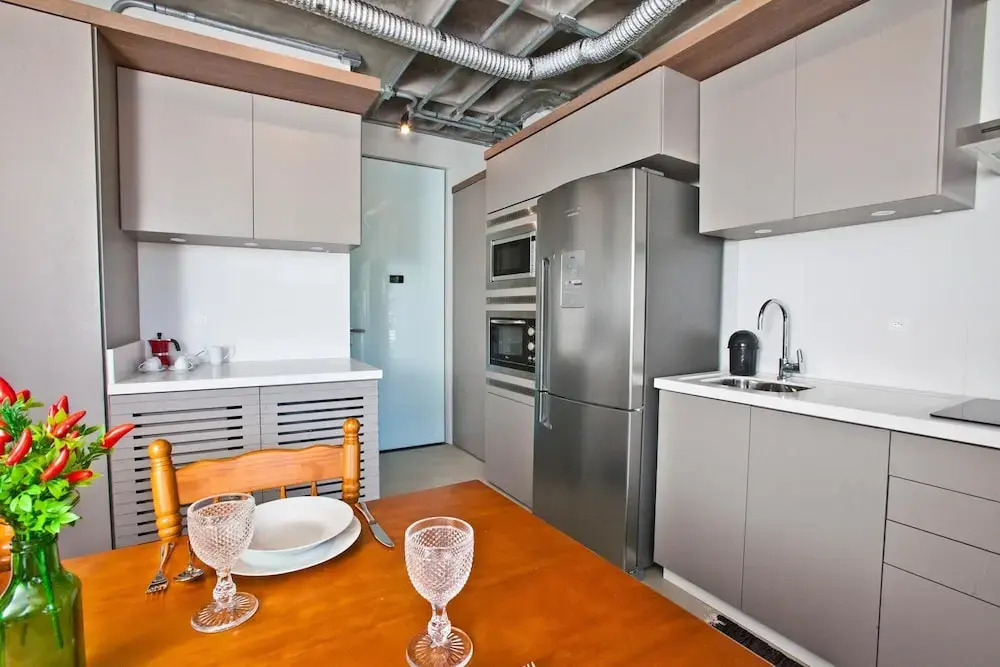 FL002 2 Bedroom Apartment By Senstay