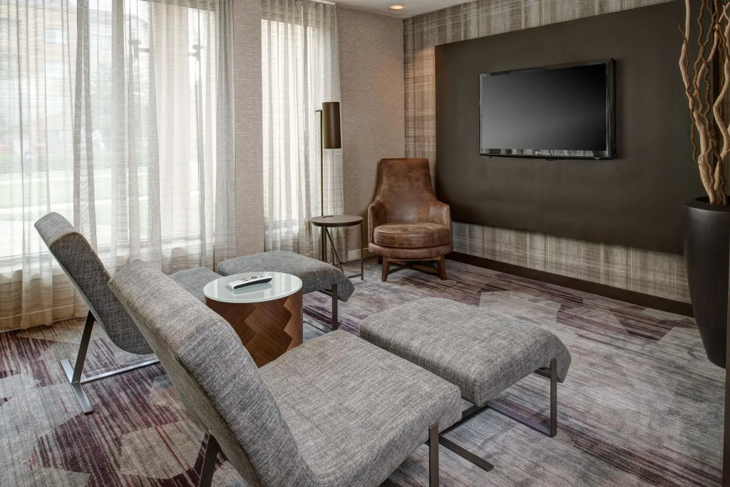 Courtyard by Marriott Louisville East