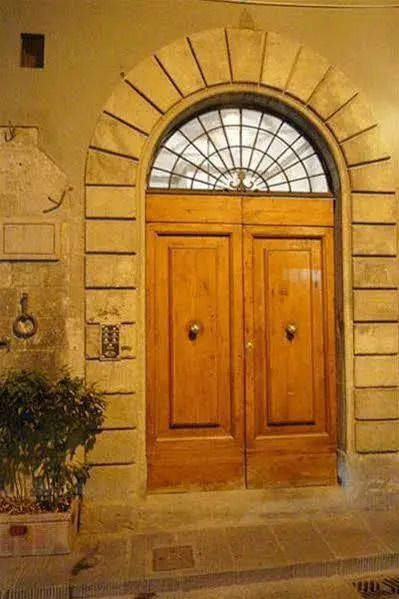 Lambertesca Halldis Apartments
