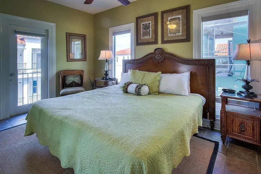 Vista Bella del Mar 5 Bedroom Holiday Home by Five Star Properties