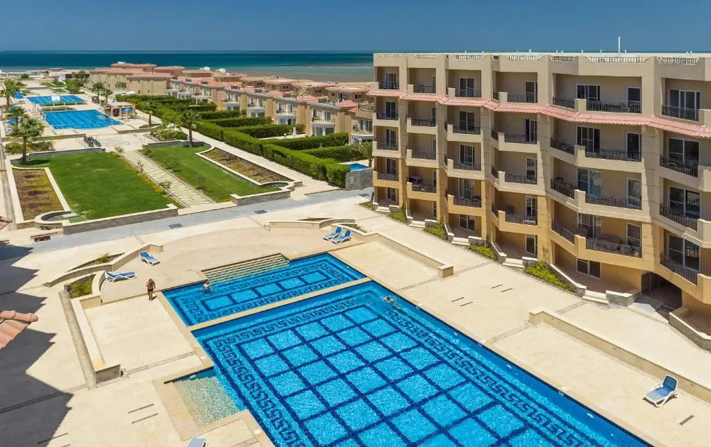 Lovely 1-Bedroom Apartment in Selena Bay, Pool & Beach