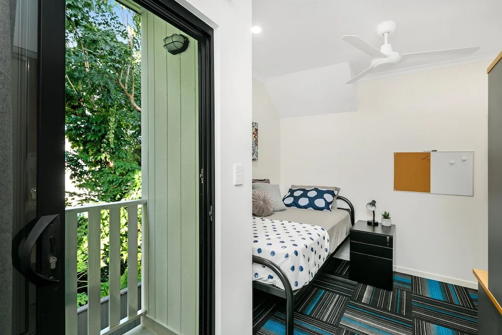 Redhill Cairns Living - Gatton St