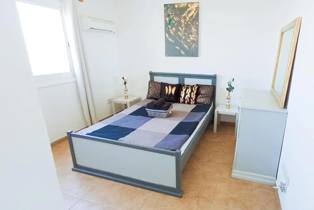Luxury Maisonette Apartment -SEA VIEW, NETFLIX, GYM- 5 Min from Beach