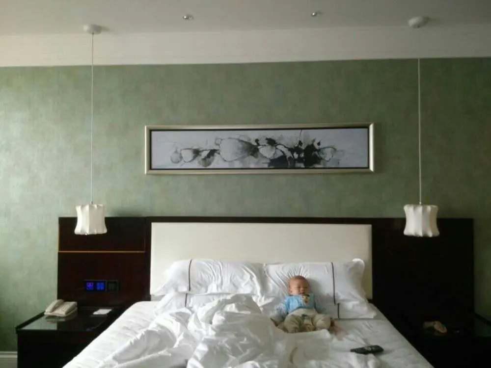 Leju Hotel (Jiaozuo Dongfanghong Square)