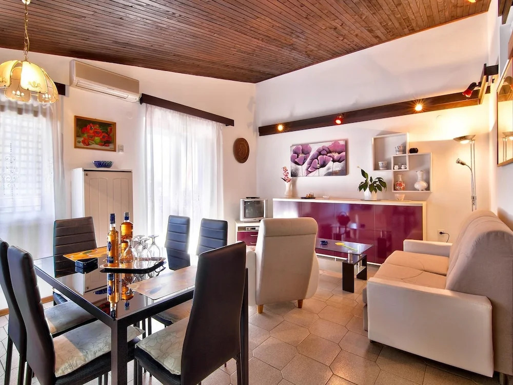 Apartments Amfora Valbandon