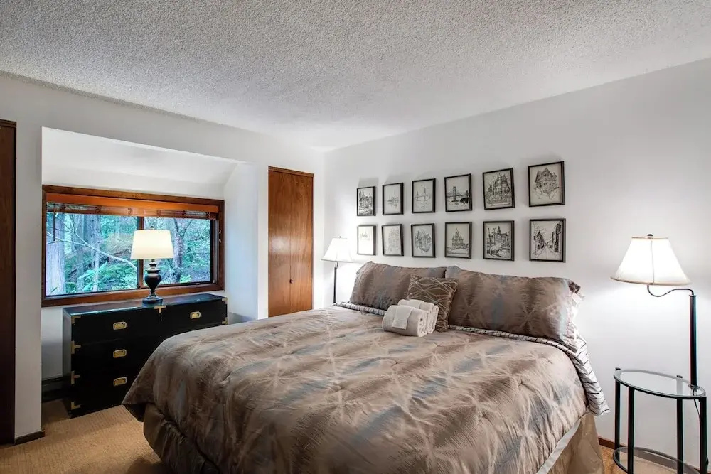 Snowater Condo Story Condo With Wifi- Sleeps 4 - Beautifully Decorated