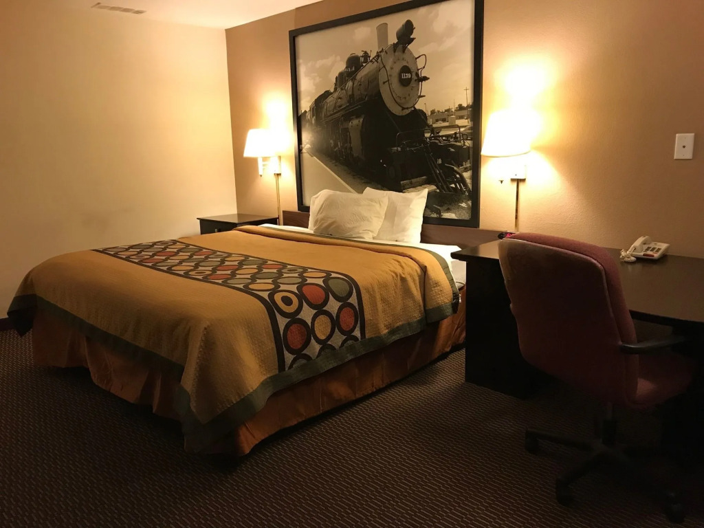Red Lion Inn & Suites Junction City