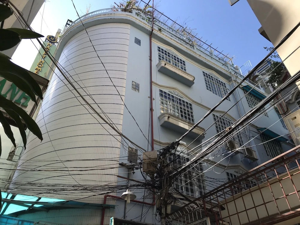 Poseidon Hotel And Apartment