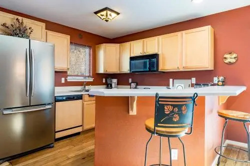 3473 Sunburst Ct - 3 Br Condo