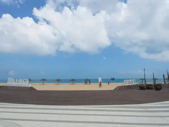 Shuangyuewan Qingfeng Xiaozhu Seaview Hotel (Honghai Jin'an Branch)