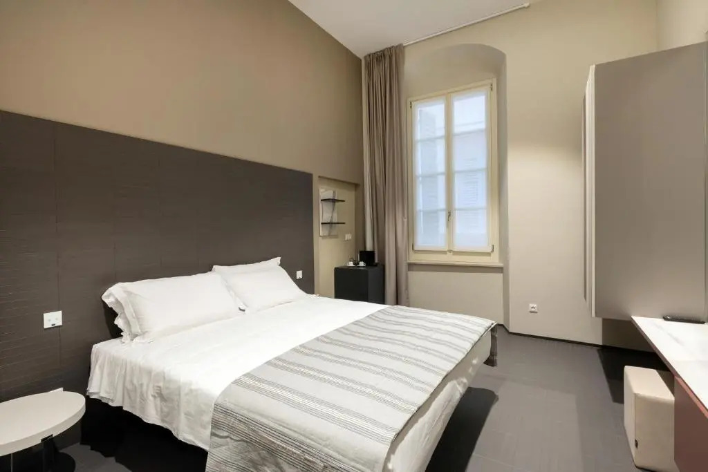 Salina Luxury Suites