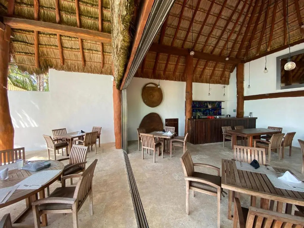 Casa del Puerto by MIJ - Beachfront Hotel
