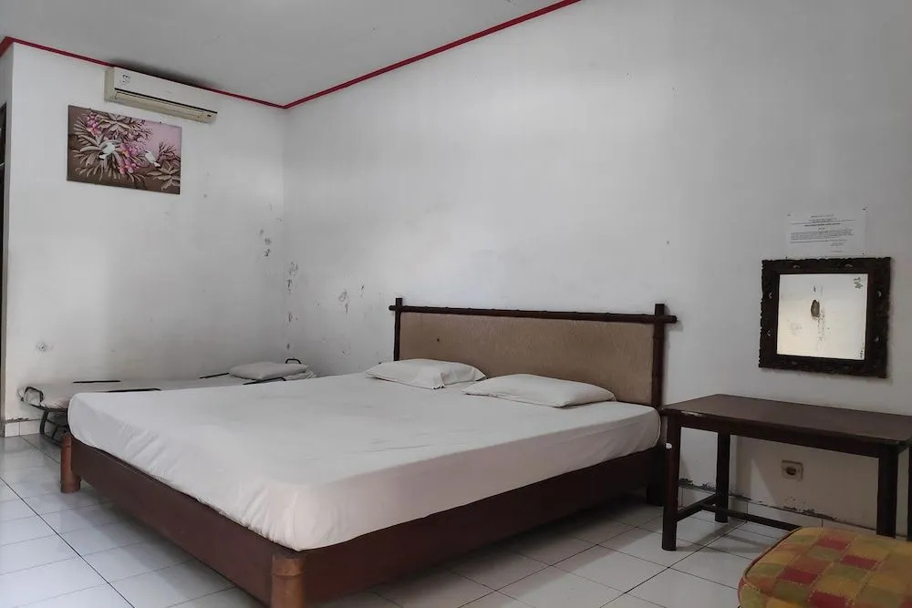 SPOT ON 2426 Hotel Aget Jaya Ii