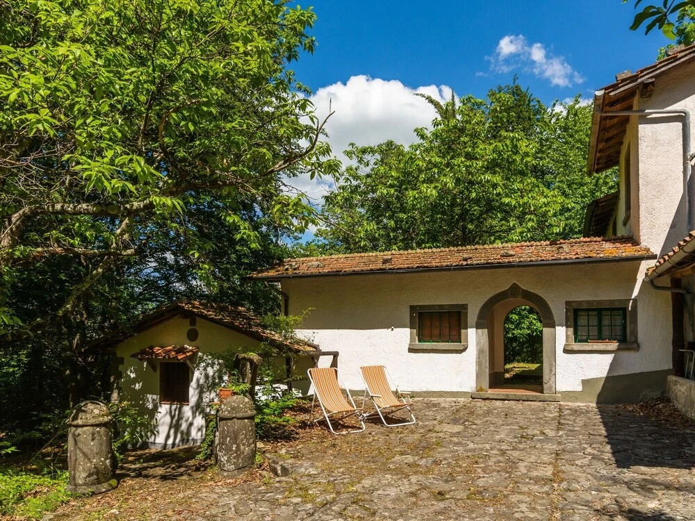 Holiday home with shared pool