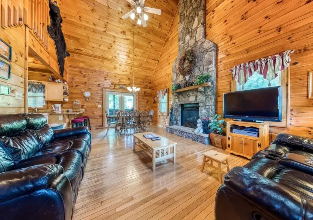 Arrowhead Log Cabin Resort Papaws Bear Den Cabin - by TS