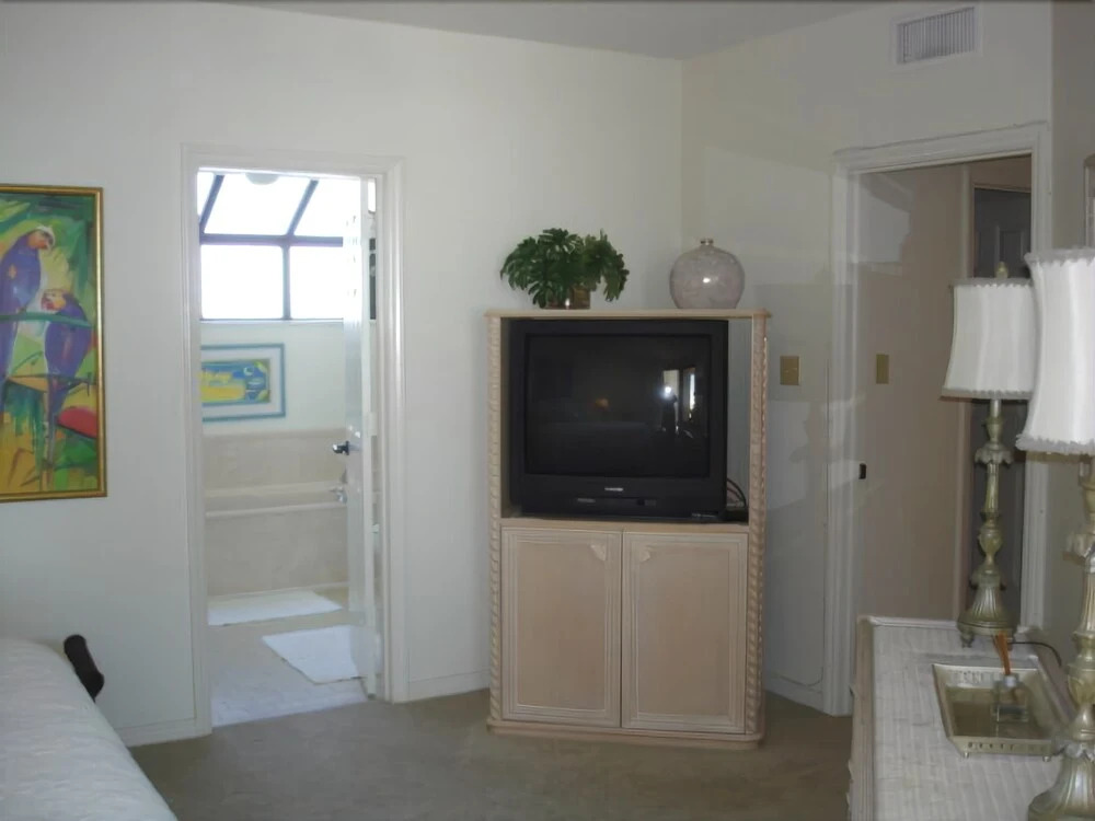 Four Seasons 704e