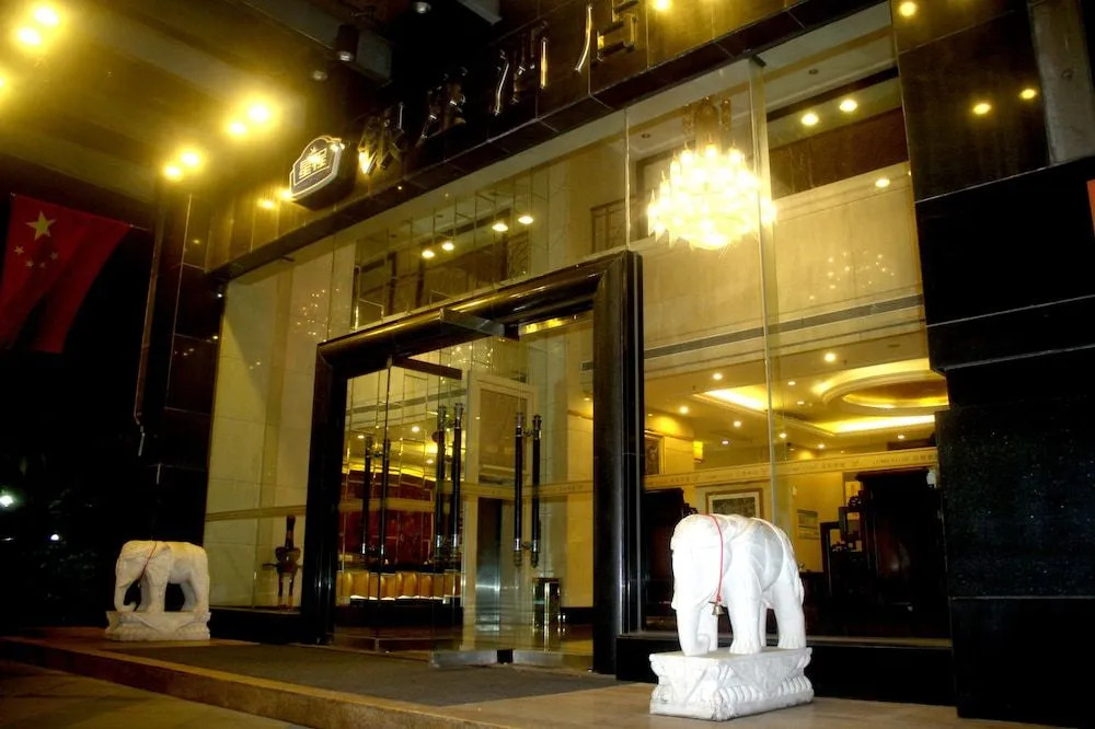 Silver Hotel