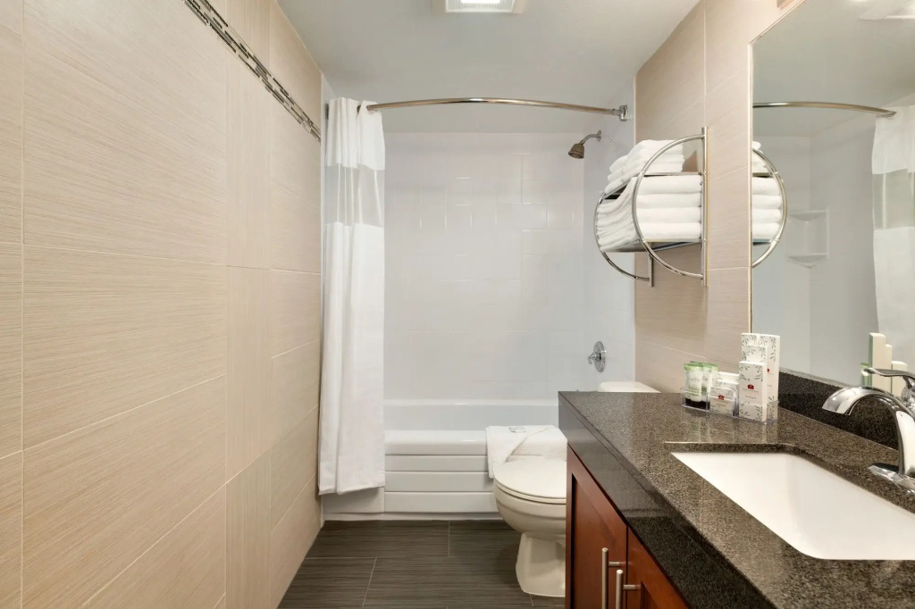 Poco Inn and Suites Hotel & Conference Centre