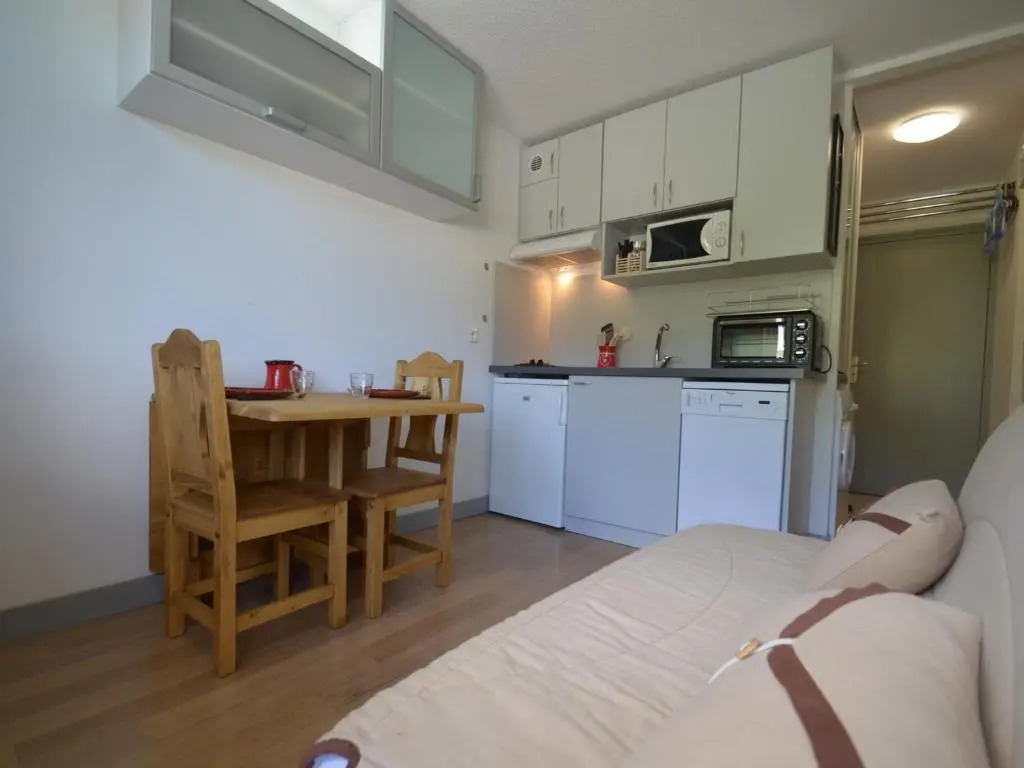 Appartement Les Menuires, 1 pièce, 2 personnes - FR-1-452-146