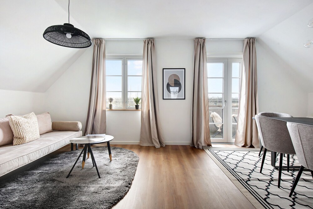 Charm 2 - Great 2-bdr Apt With Shared Garden and Balcony