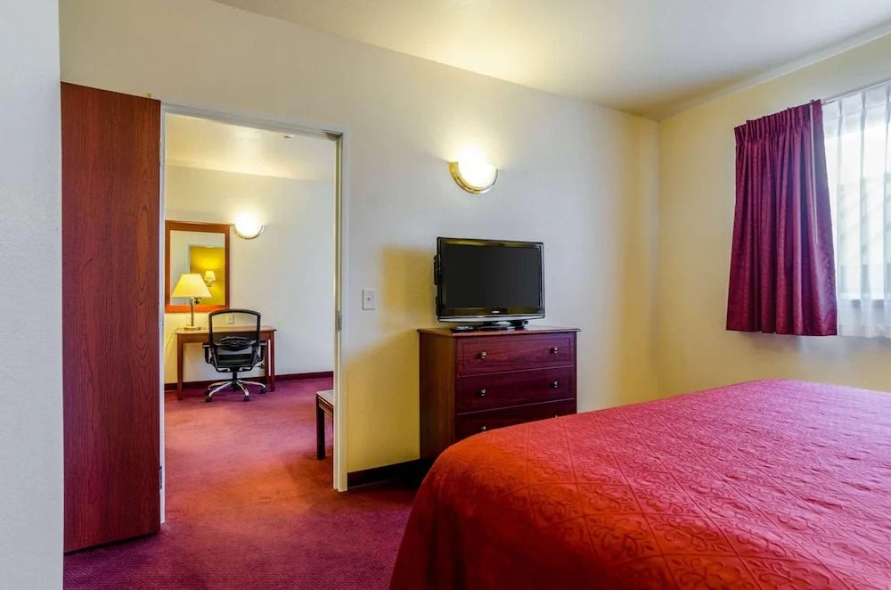 Holiday Inn Express - Wichita North - Park City by IHG