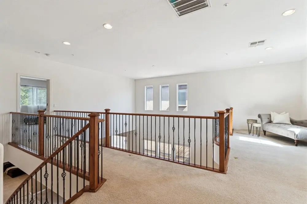 Pinnacle Breeze-private Backyard-mins to Six Flags