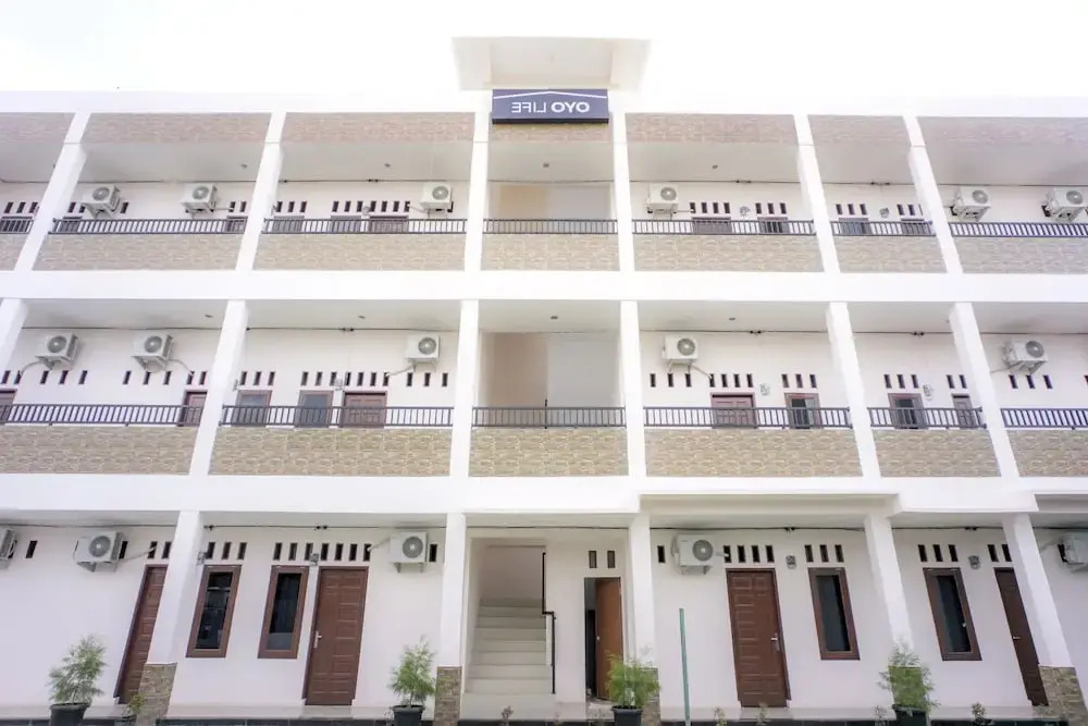 Rose House by OYO Rooms