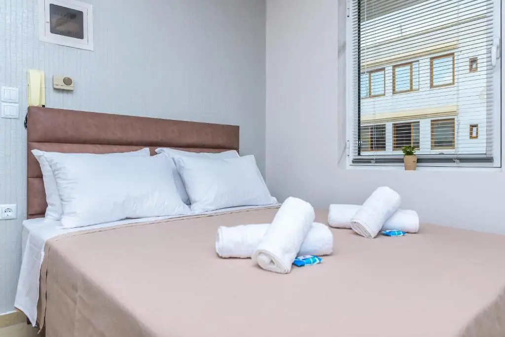 Sergios Apartments 4