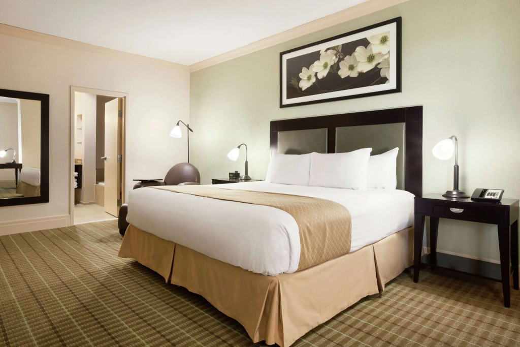 DoubleTree by Hilton Hotel Dallas - Love Field