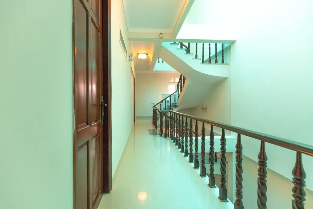 OYO 732 Dylan Hotel