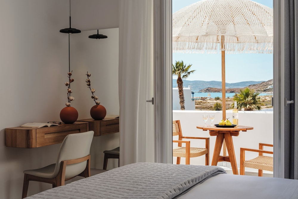Phaistos Suites