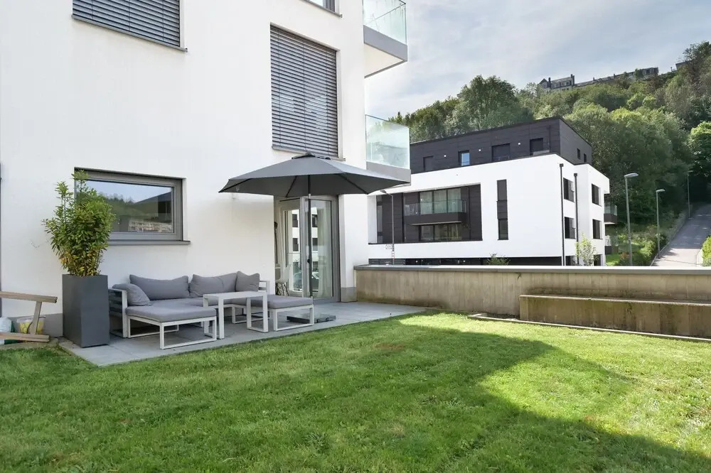 2BR Apt 100 m2 w Terrace Garden & Pkg