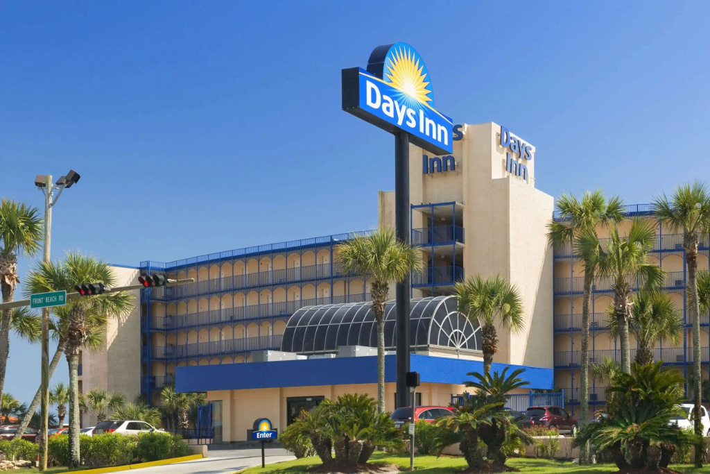 Days Inn by Wyndham Panama City Beach Beachfront Resort