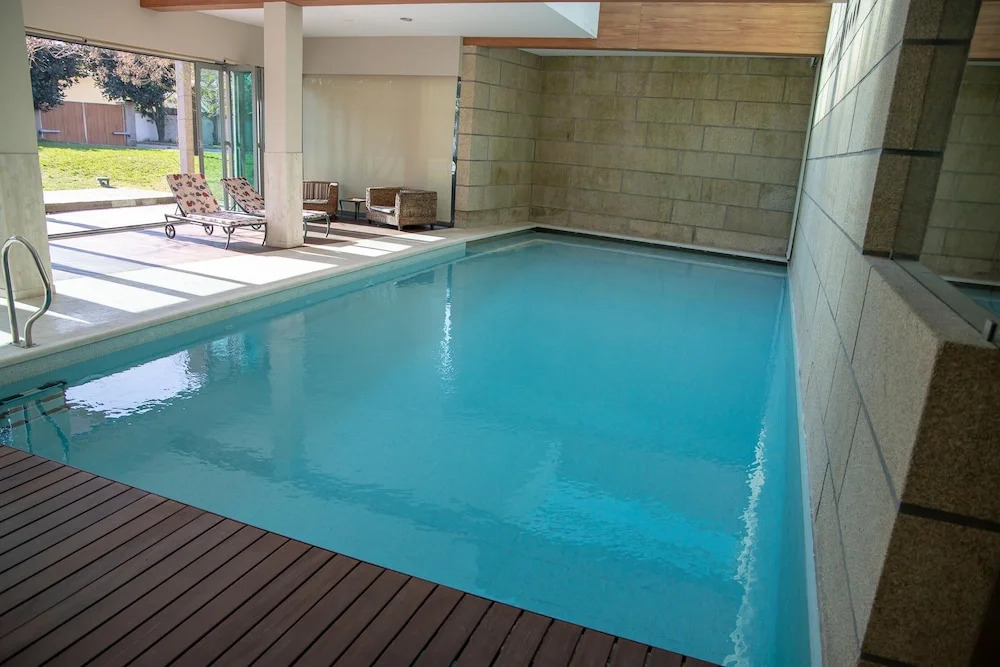 Spacious villa in Santo Tirso with private pool 850 m² and jacuzzi
