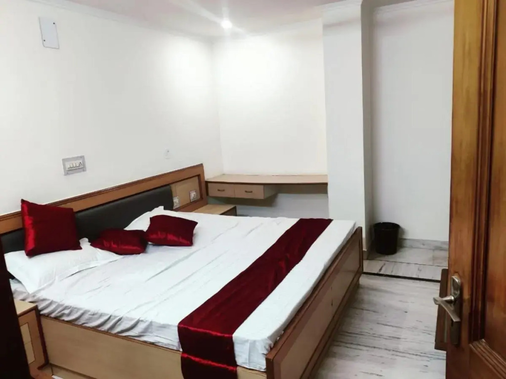 Hotel Veersarthak Residency